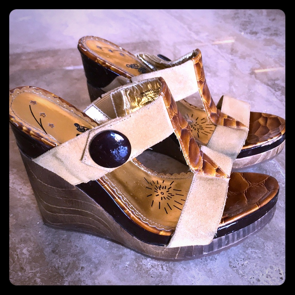 Naughty Monkey wedge